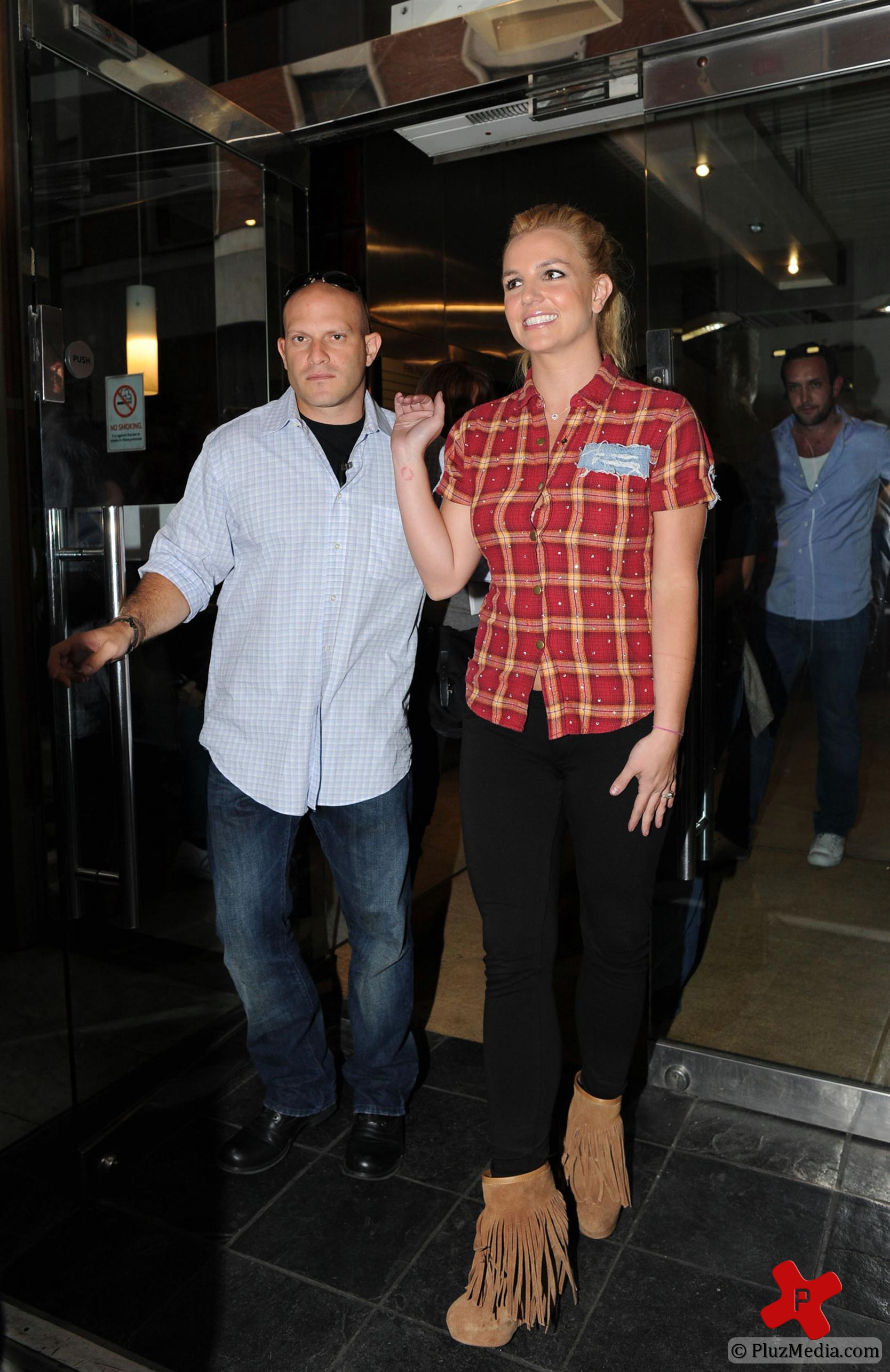 Britney Spears outside the KISS FM photos | Picture 76968